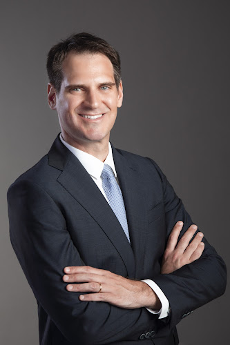 Memorial Plastic Surgery: Vasileios Vasilakis, MD, FACS