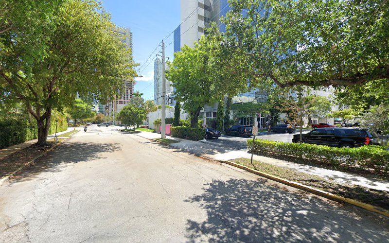 Salas Plastic Surgery Miami