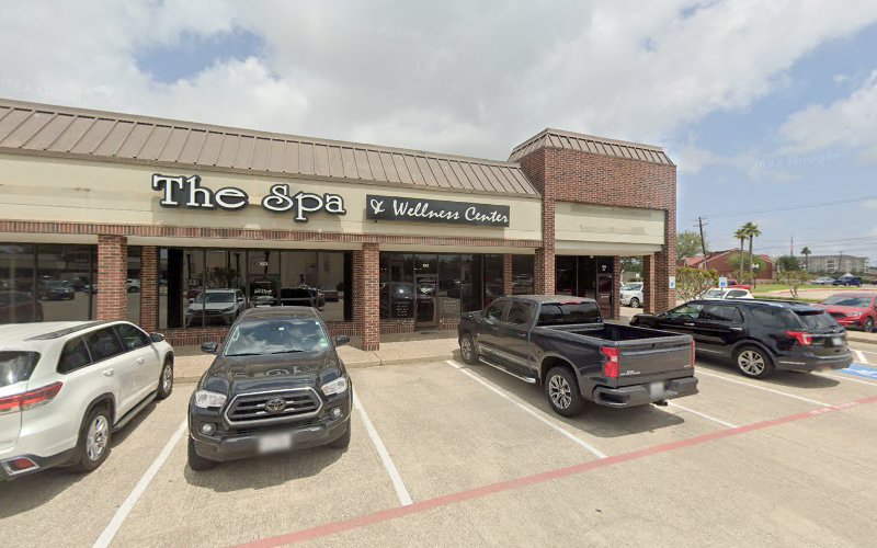 Texas Spine & Sports Rehab Clinic: Alfredo J. Vazquez, DC